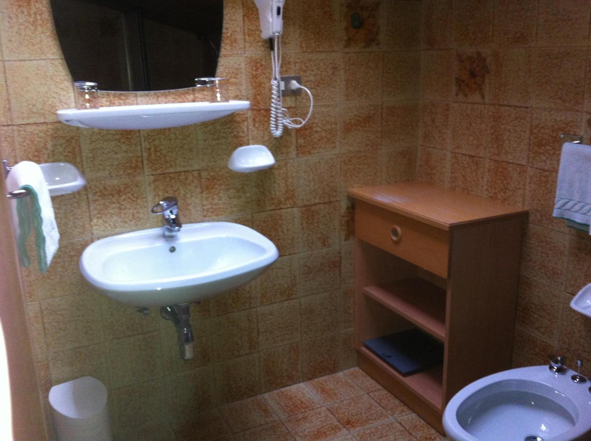 Garni Waldfrieden Hotel Castelrotto Luaran gambar